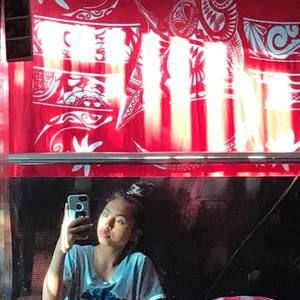 Meet your Posher, Lele